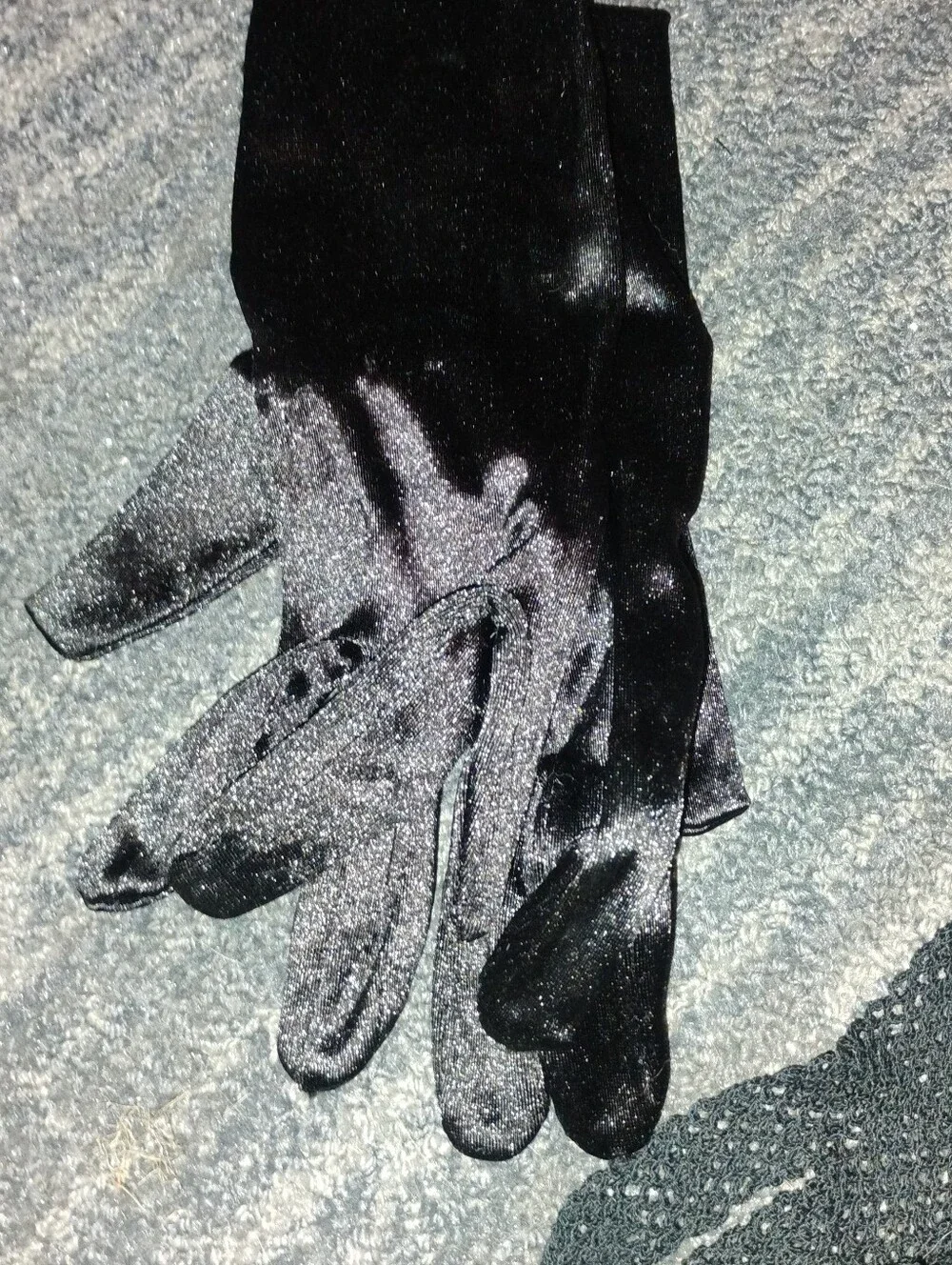 14 Pair Of Ladies Gloves.  Most Vintage